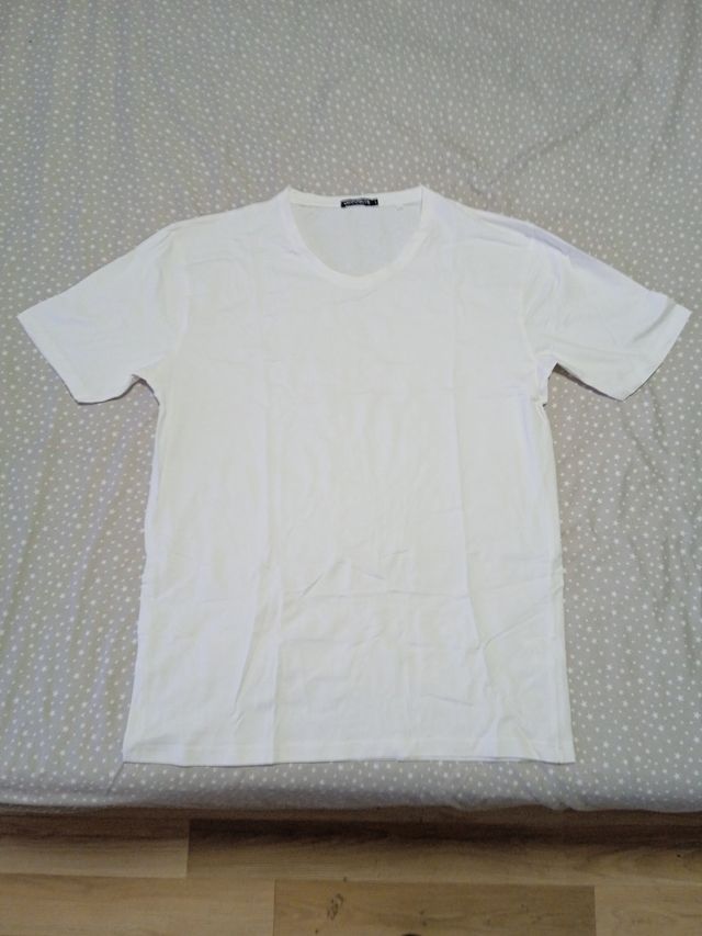 Camiseta blanca sin usar