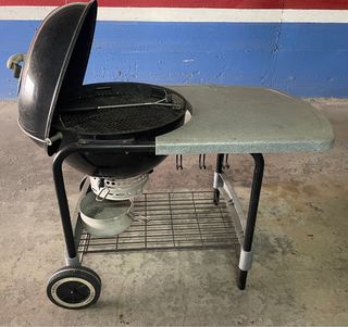 Barbecue Weber con tavolino