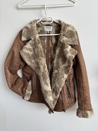 Cazadora ante Bershka marrón