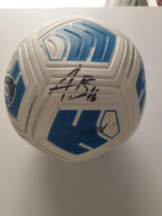 Balón de fútbol firmado