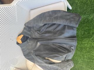 Chaqueta Revitt de cuero Hombre Moto. Talle 54