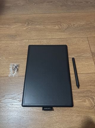 One by Wacom Creative Pen Tablet