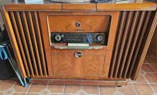 Mueble Tocadiscos Grundig Vintage