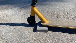 Patinete amarillo
ruedas de 100mm