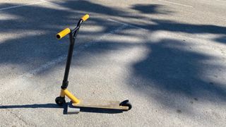 Patinete amarillo
ruedas de 100mm