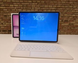 Apple iPad Air (M2) 128GB + Funda Teclado 