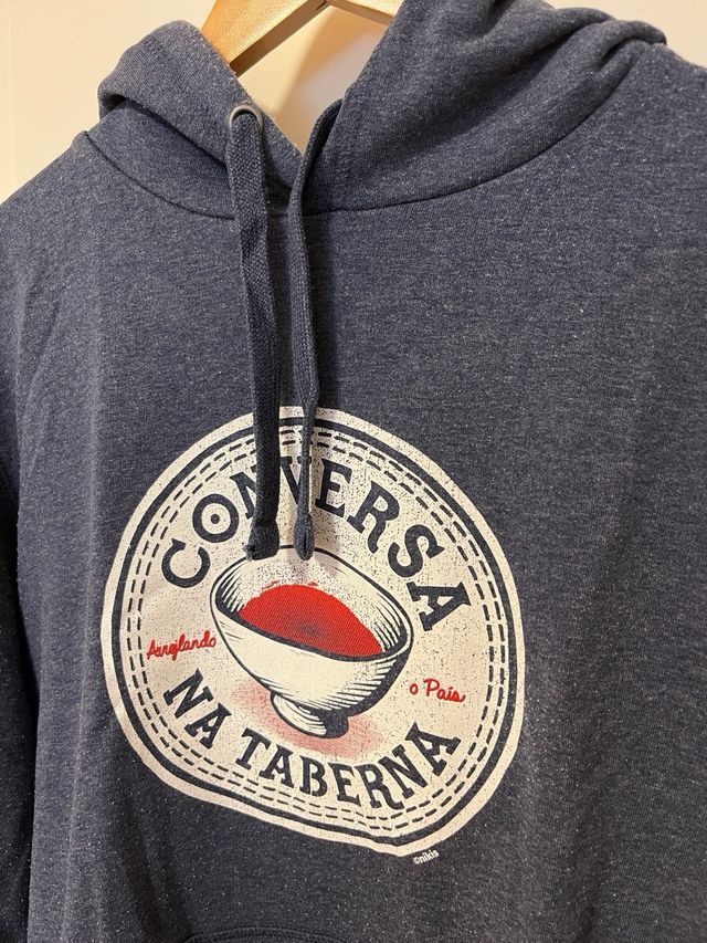 Sudadera Conversa na Taberna Azul