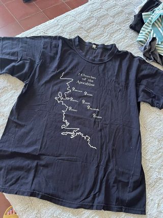 Camiseta Negra 7 Iglesias Apocalipsis