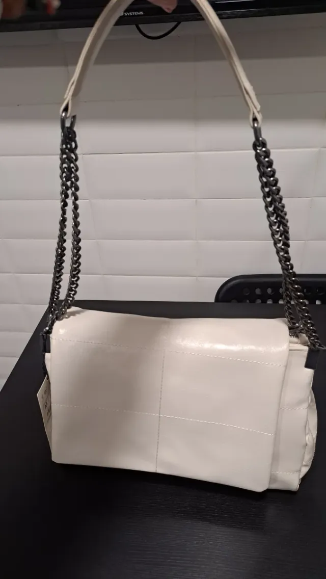 Bolso Zara blanco roto con etiqueta
