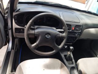 Nissan Almera 2002