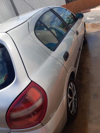 Nissan Almera 2002