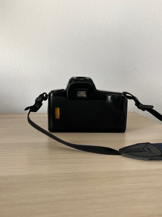 Fotocamera Canon EOS 1000F
