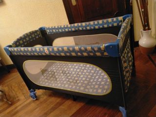 Cuna de viaje azul