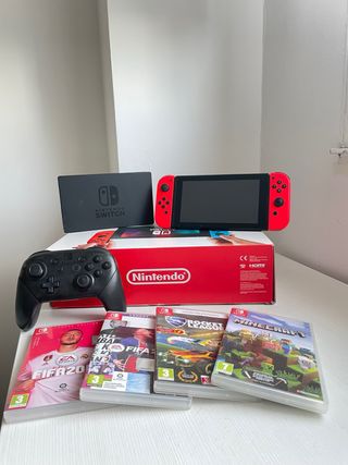 Nintendo Switch + Controller + 4 giochi