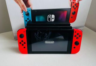 Nintendo Switch + Controller + 4 giochi
