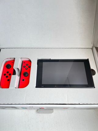 Nintendo Switch + Controller + 4 giochi