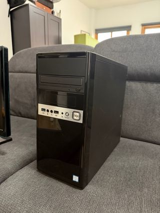 Torre PC i3 7th Gen y pantalla samsung 