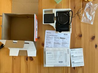 Cámara de fotos digital Sony DSC-HX60 + Funda Hama