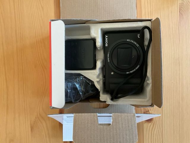 Cámara de fotos digital Sony DSC-HX60 + Funda Hama