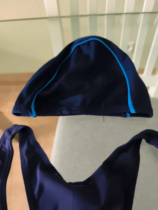 Bañador y gorro natación azul