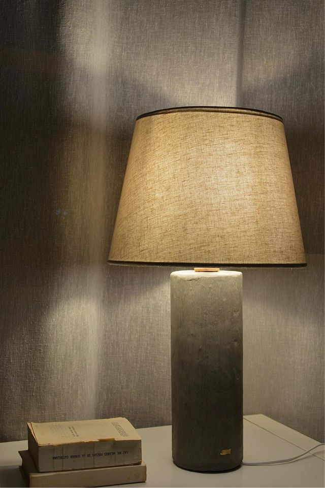 Lámpara artesanal hormigón y tela