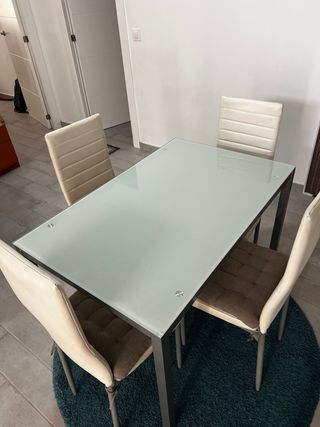 Mesa de comedor cristal y metal 
