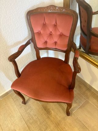 Preciosa silla antigua de terciopelo 