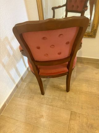 Preciosa silla antigua de terciopelo 