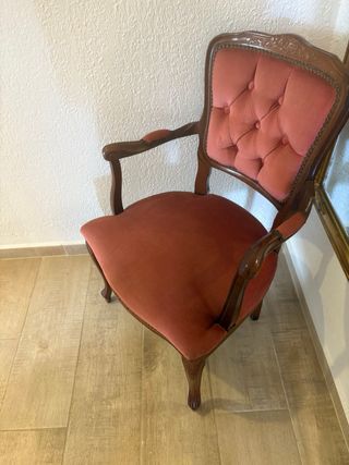 Preciosa silla antigua de terciopelo 