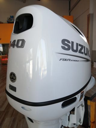 Suzuki DF 140 HP Fuera de Borda