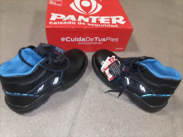 Botas de seguridad negras y azules