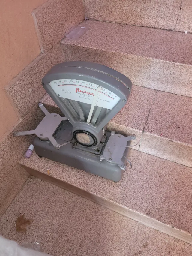 Báscula antigua Flanbana para reparar o para decor