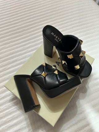 Mules Marypaz negras con tachas