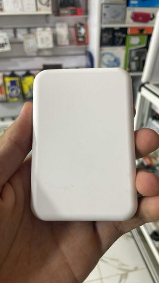 Power bank magnetica per iPhone