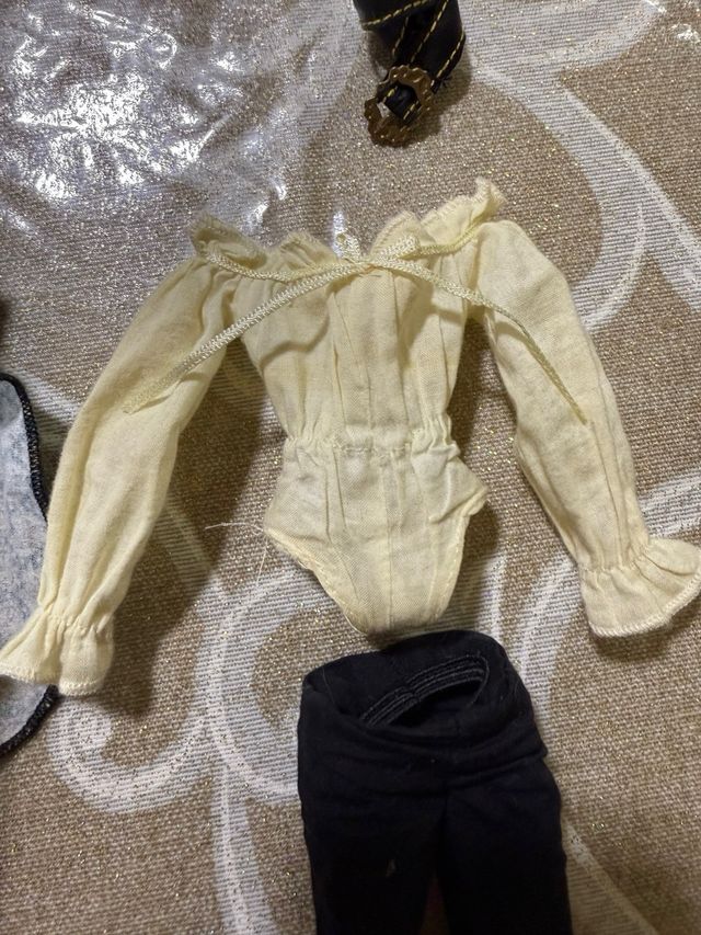 Completo Barbie Angelica Pirates of  Carabbean 