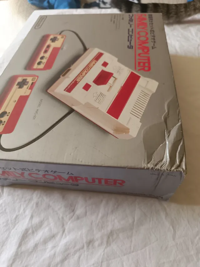 Nintendo Family Computer Consola Beige/Rojo