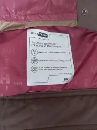 Chaqueta Helly Hansen marrón y rosa
