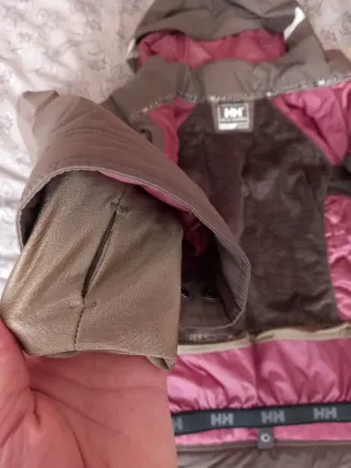 Chaqueta Helly Hansen marrón y rosa