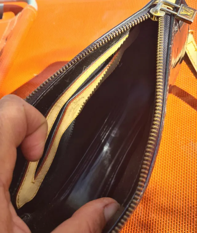 Bolso de mano Louis Vuitton negro