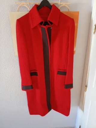 Abrigo Carolina Herrera Rojo