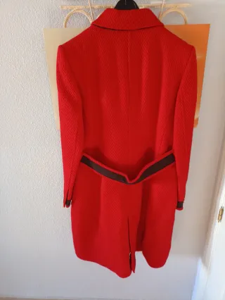 Abrigo Carolina Herrera Rojo