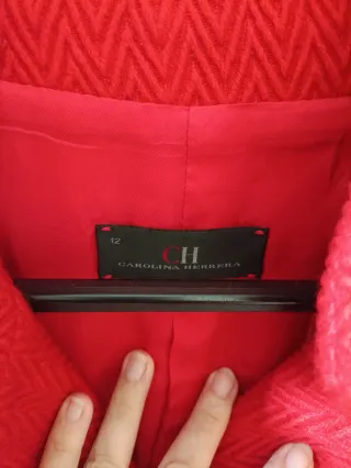 Abrigo Carolina Herrera Rojo