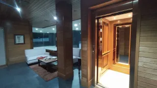 Bonito Bajo con jardín y piscina en venta