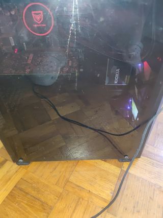 Ordenador y pantalla 