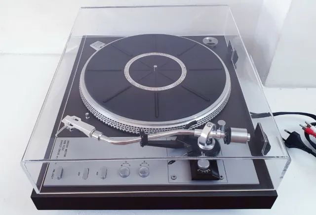 Piatto giradischi vintage Fisher MT-6225