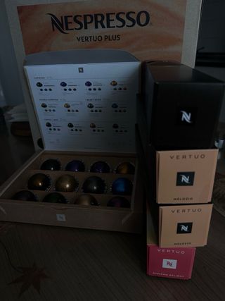 Nespresso Vertuo Plus negra+ Cápsulas(nueva)