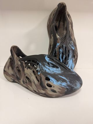 Zapatilla o chancla yeezy foam runner