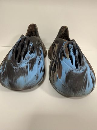 Zapatilla o chancla yeezy foam runner
