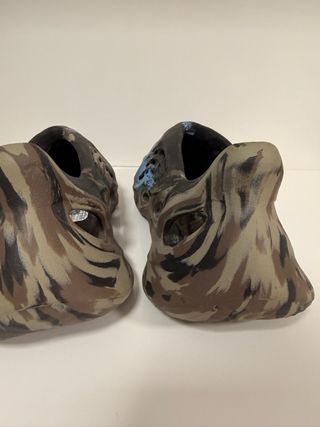 Zapatilla o chancla yeezy foam runner