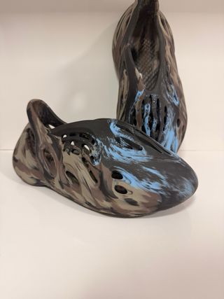 Zapatilla o chancla yeezy foam runner
